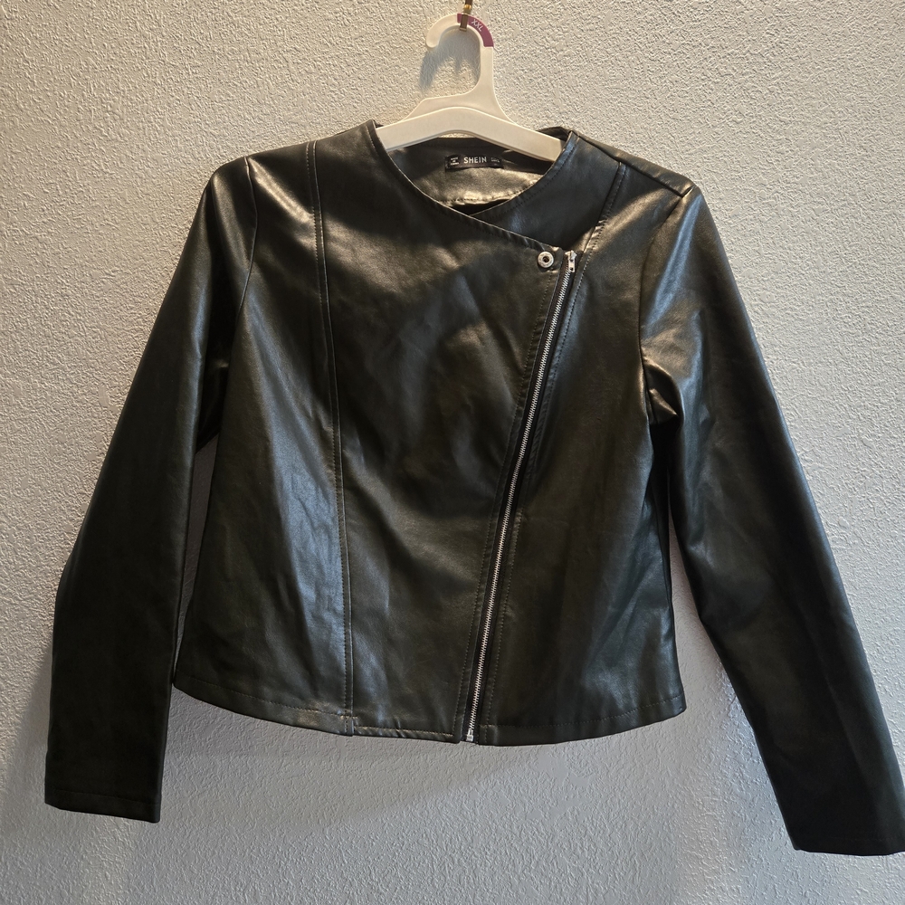 SHEIN Asymmetrical Black Leather‎ Jacket